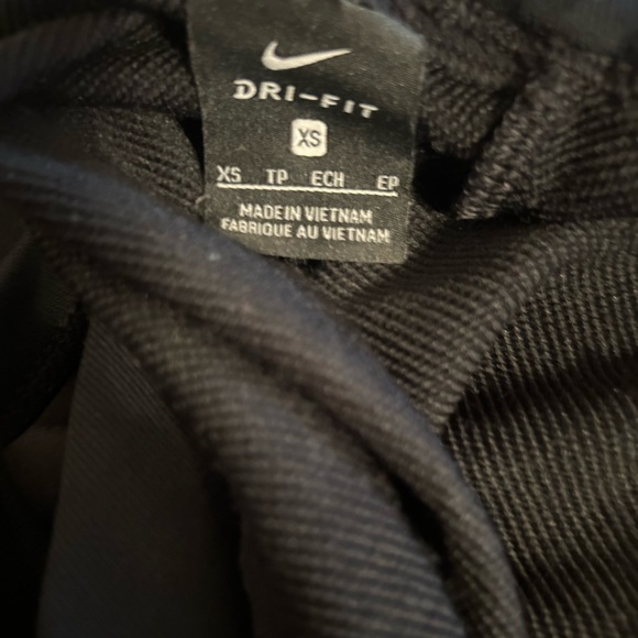 Black Nike sweater with back out - Picture 3 of 3